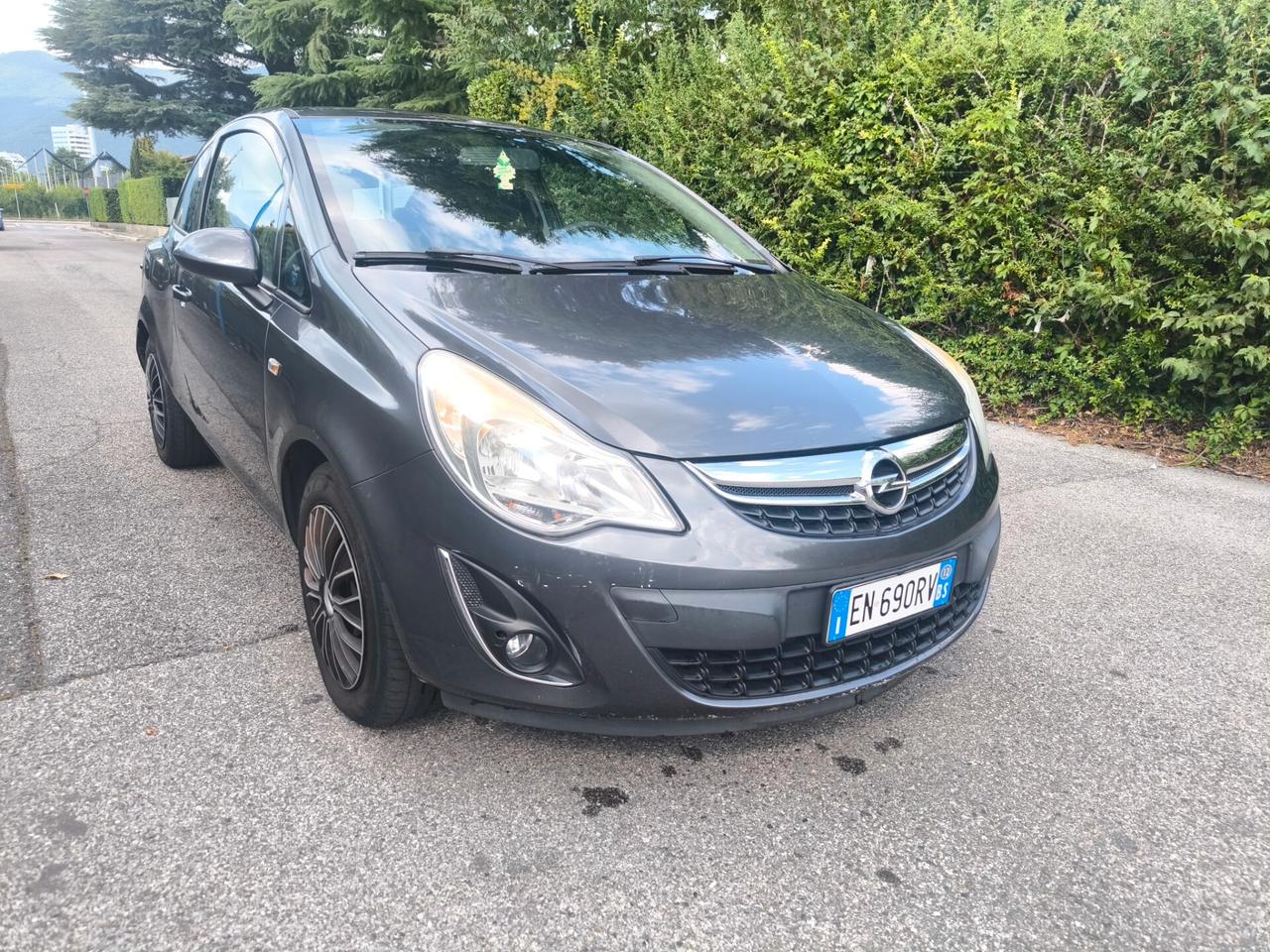 OPEL CORSA 1,2 BENZINA- KM 110000- OK NEOPATENTATI