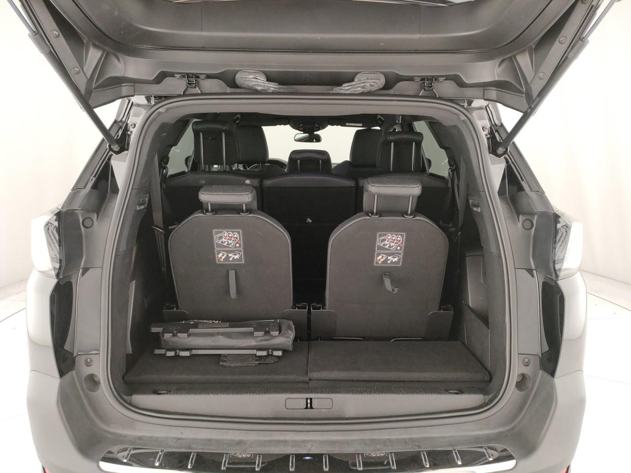 PEUGEOT 5008 1.5 bluehdi Allure Pack 130cv eat8 7 Posti
