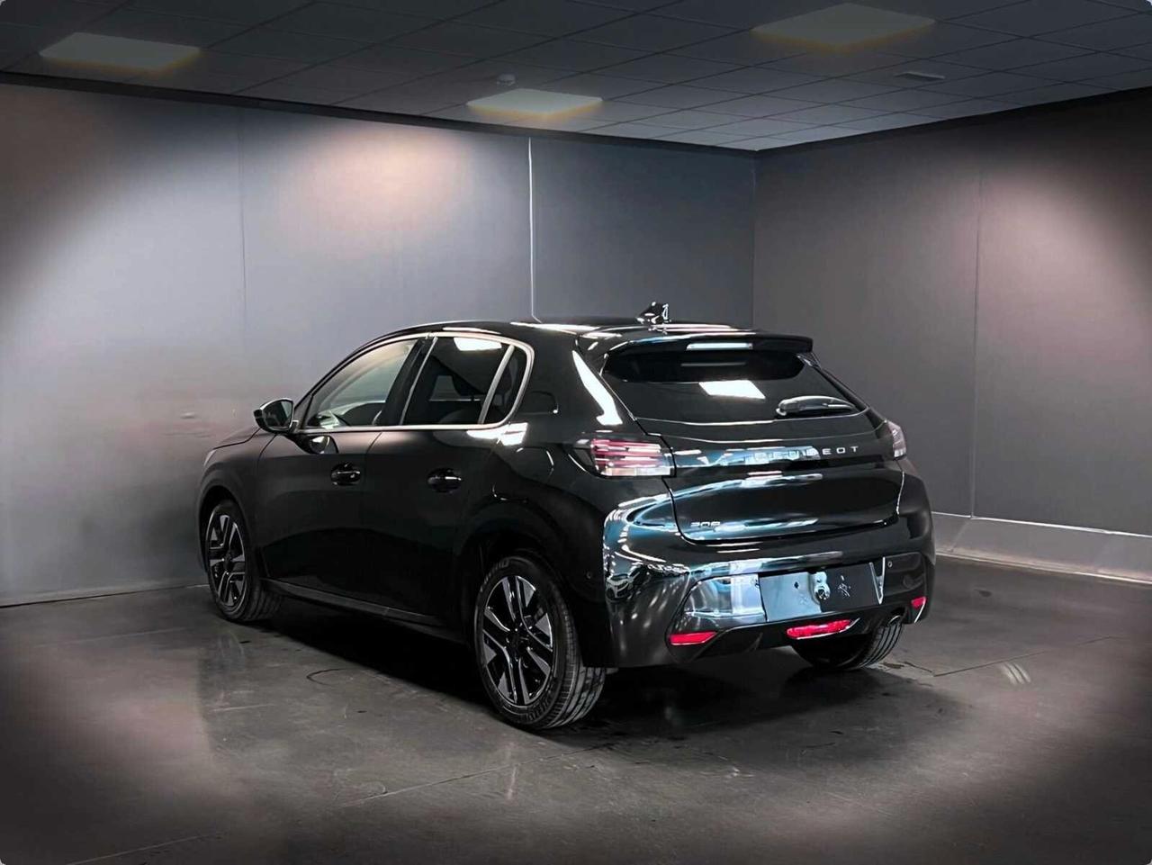 PEUGEOT 208 1.2 PURE TECH 100 CV ALLURE KM0