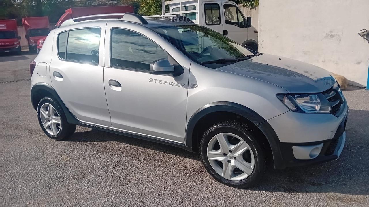 Dacia sandero stepway-1.5 dci- camb/aut-2016