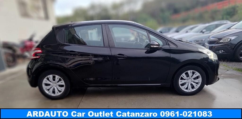 Peugeot 208 1.4 Hdi Active 69 cv Neopatentati