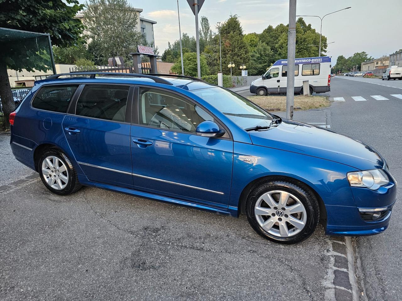 Volkswagen Passat Variant 2.0 TDI 140cv DSG R-line*Pdc*Euro5*