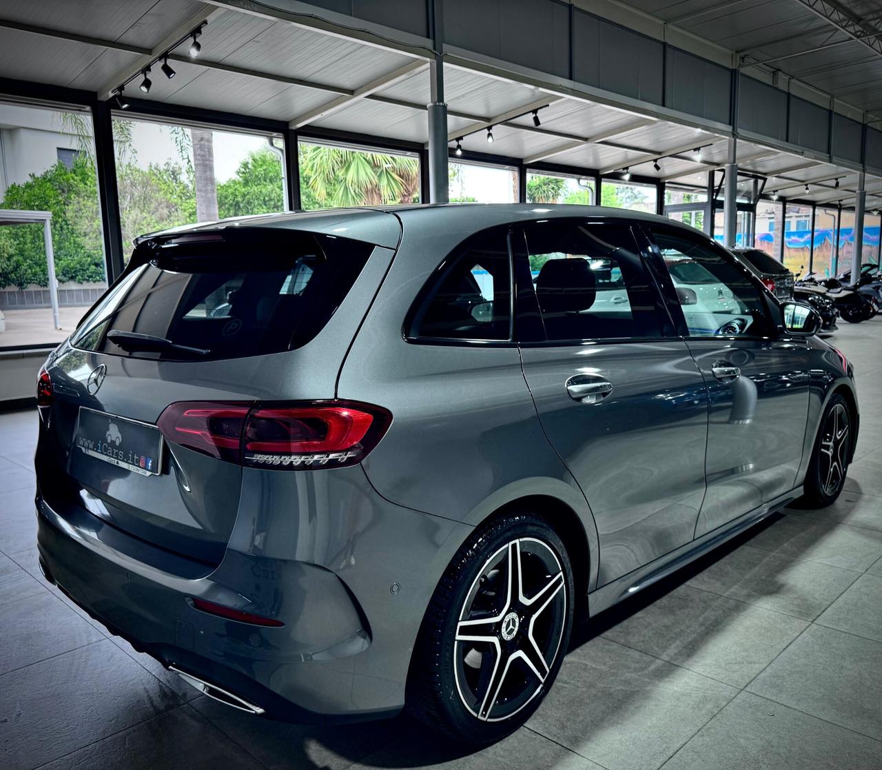 Mercedes-Benz B 180 116CV Premium AMG