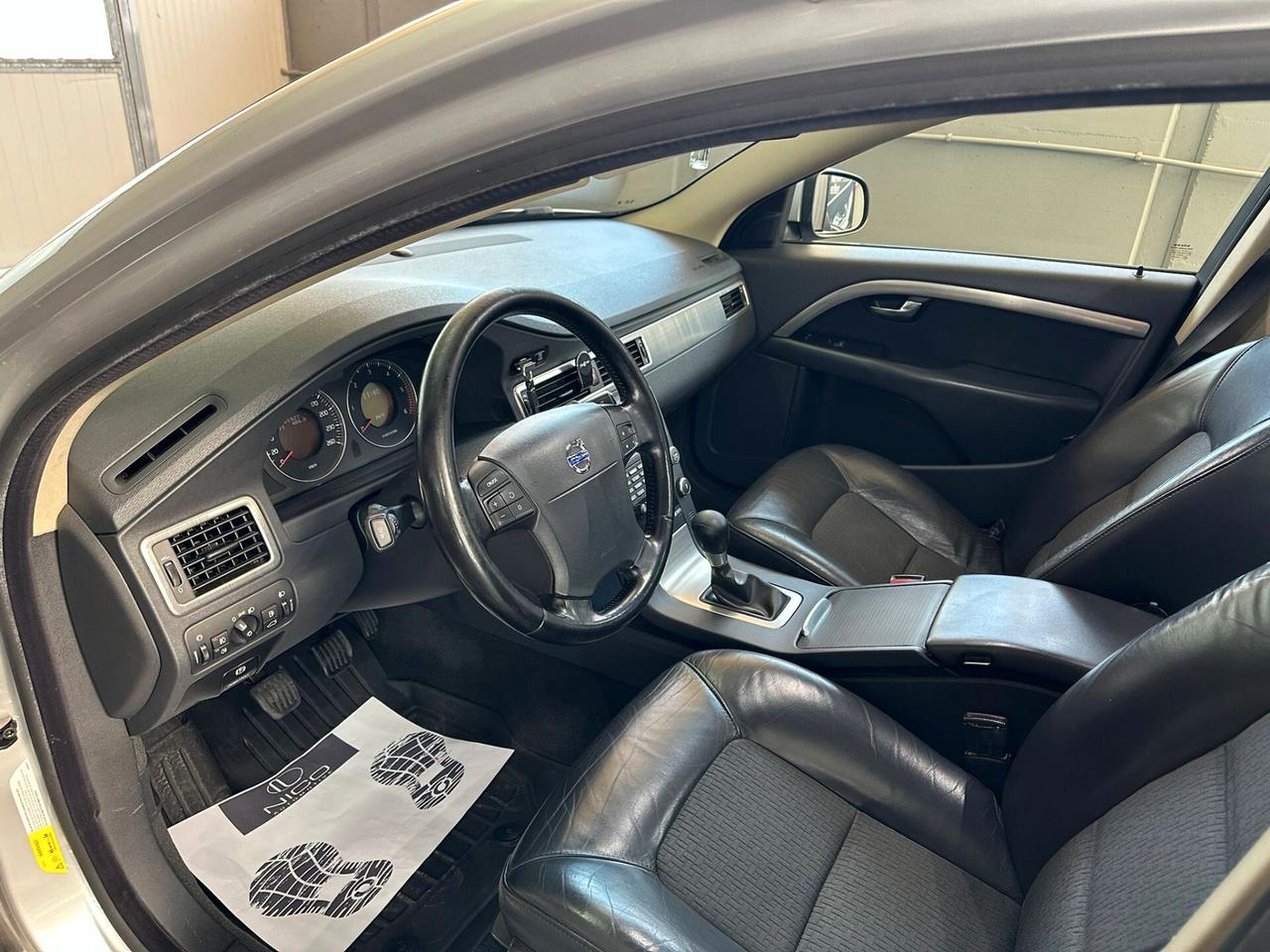 Volvo V70 2.4 D5 Momentum