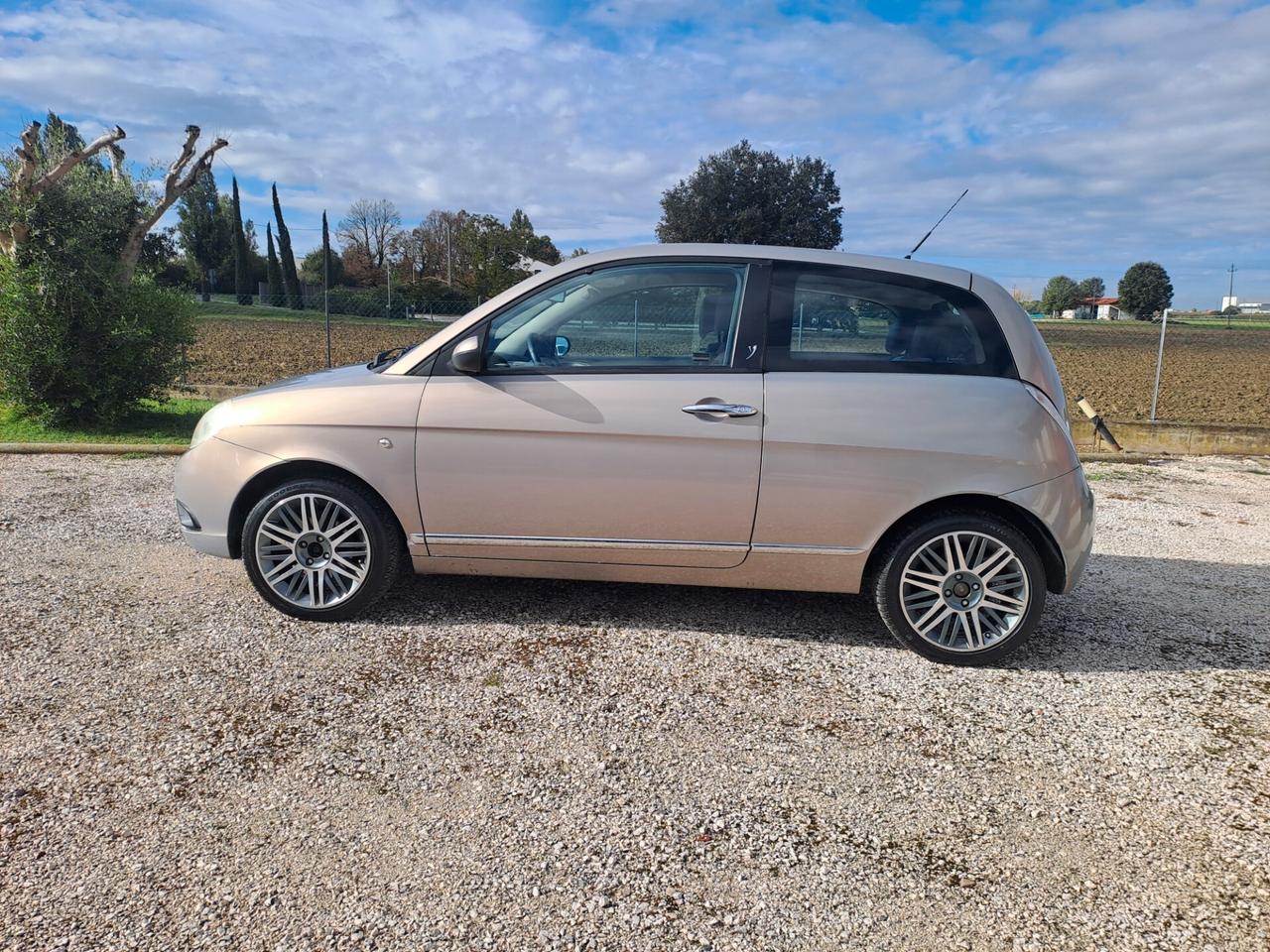 Lancia Ypsilon 1.2 Oro Plus