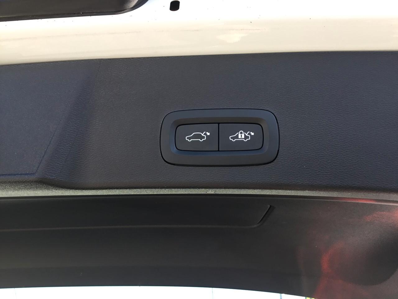 Volvo XC40 B3 automatico Core