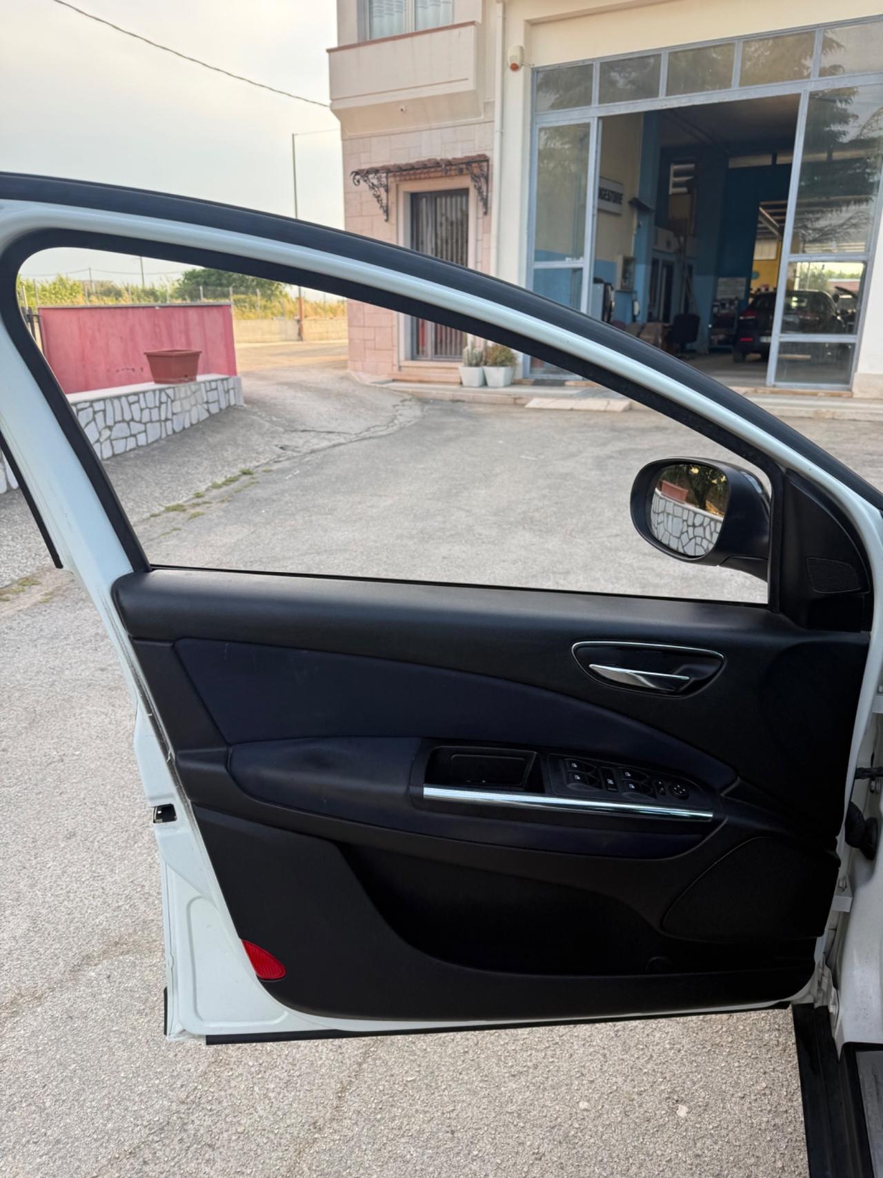 Lancia Delta 1.6 MJT DPF Gold