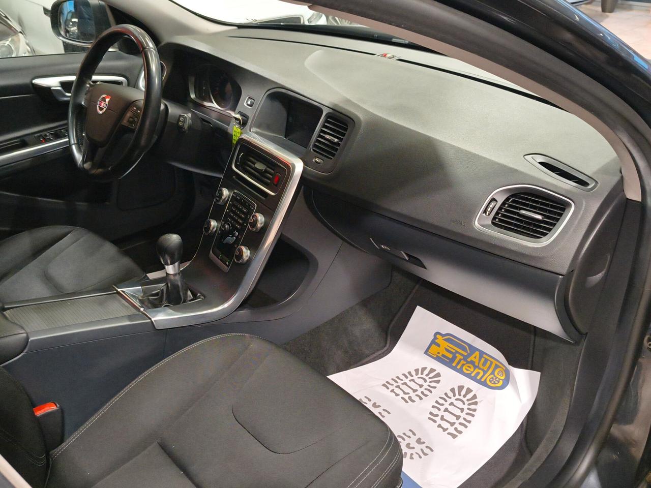 Volvo V60 D2 R-design Momentum 139.000km