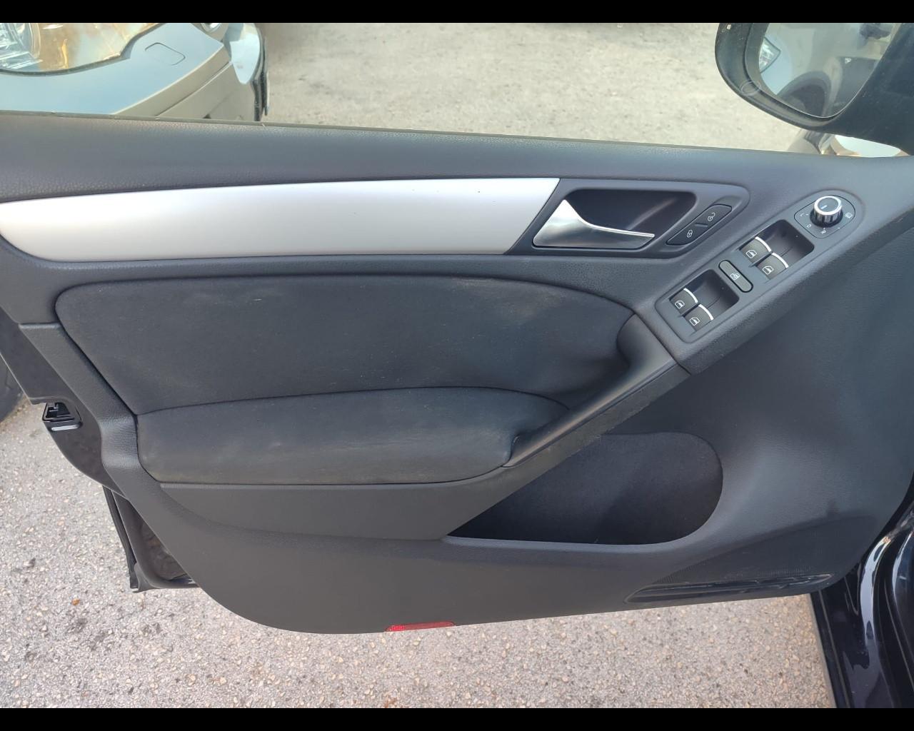 VOLKSWAGEN Golf 6ª serie - Golf 2.0 TDI 140CV DPF 4m. 5p. Highline