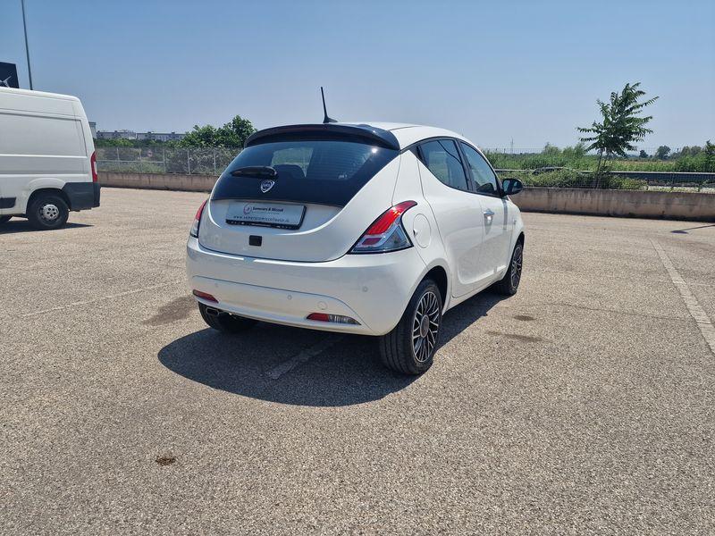 LANCIA Ypsilon 1.0 firefly hybrid Platino s&s 70cv