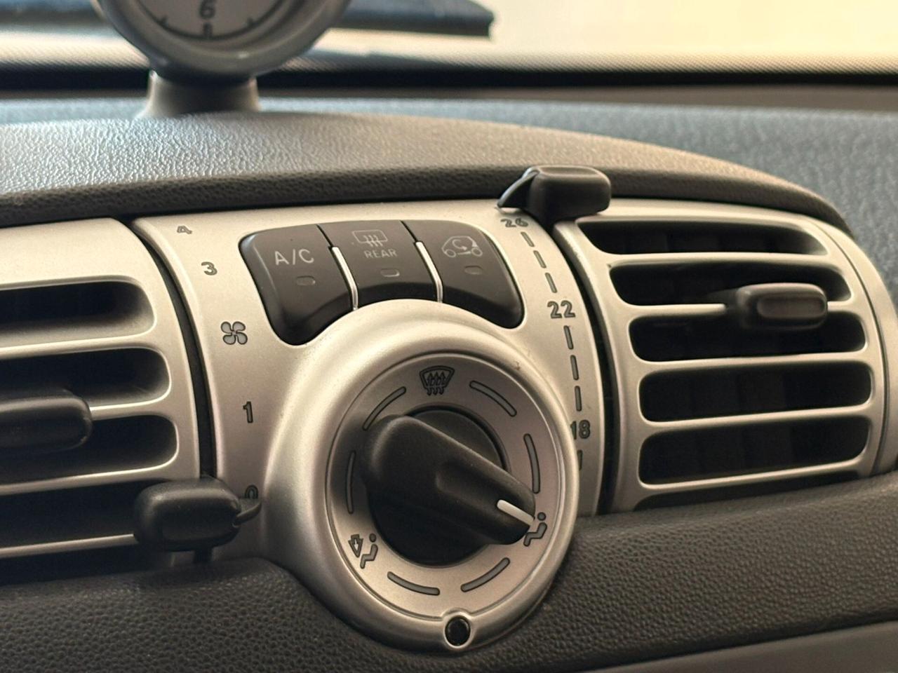 Smart ForTwo 1000 52 kW coupé passion