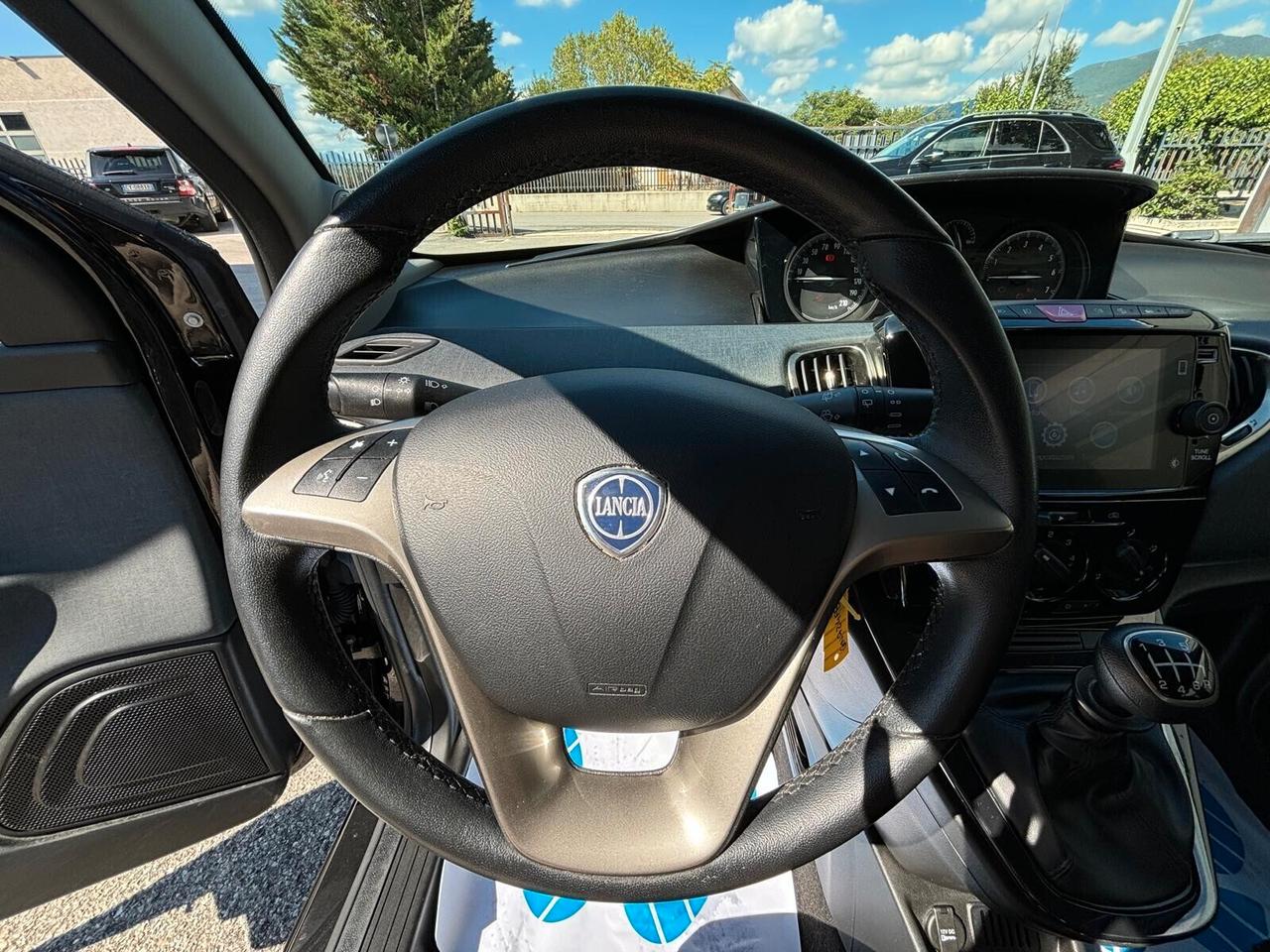 Lancia Ypsilon 1.0 FireFly 5 porte S&S Hybrid Gold