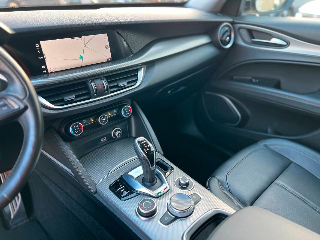 Alfa Romeo Stelvio 2.2 t Sprint Q4 190cv auto