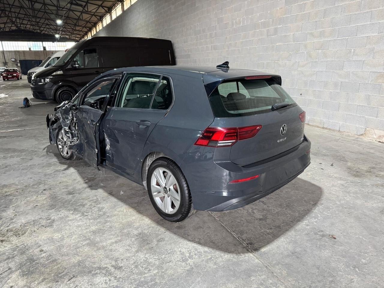 Volkswagen Golf 1.0 etsi 110cv dsg INCIDENTATA