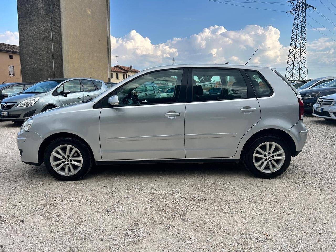 VOLKSWAGEN POLO 1.4 80CV 5PORTE OK NEOPATENTATI