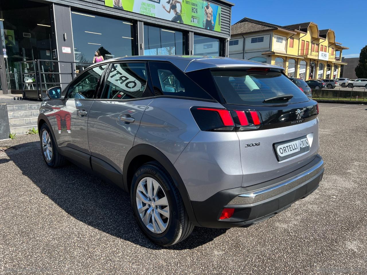 PEUGEOT 3008 BlueHDi 130 S&S EAT8 Business IVA DEDUCIBILE