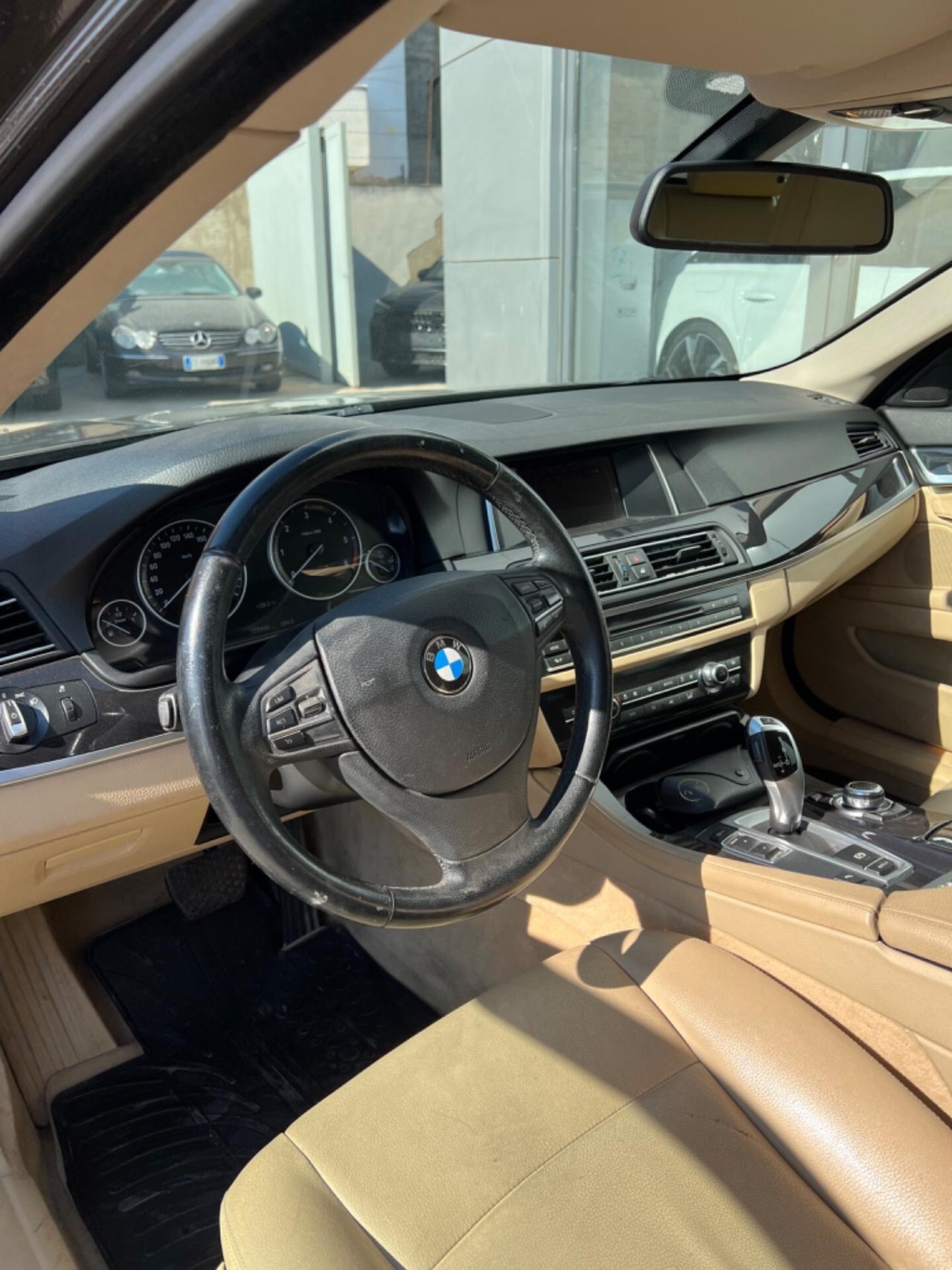 Bmw 520 520d Touring Business - anno 2016 - prezzo €12.900