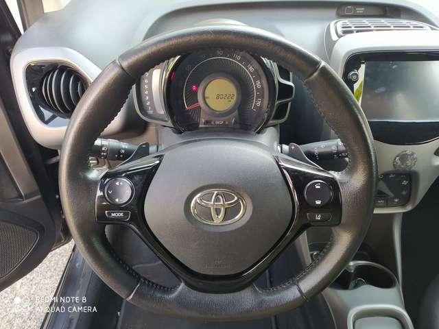 Toyota Aygo Aygo II 2018 5p 5p 1.0 x-clusiv m-mt 72cv