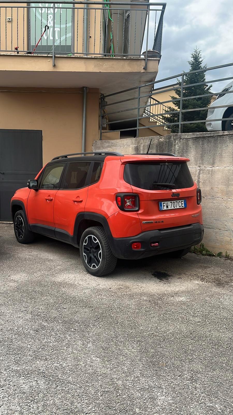 Jeep Renegade 2.0 Multijet 4x4 170.cv Trailhawk automatica