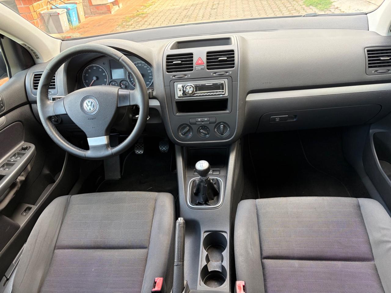 Volkswagen Golf 1.6 GPL