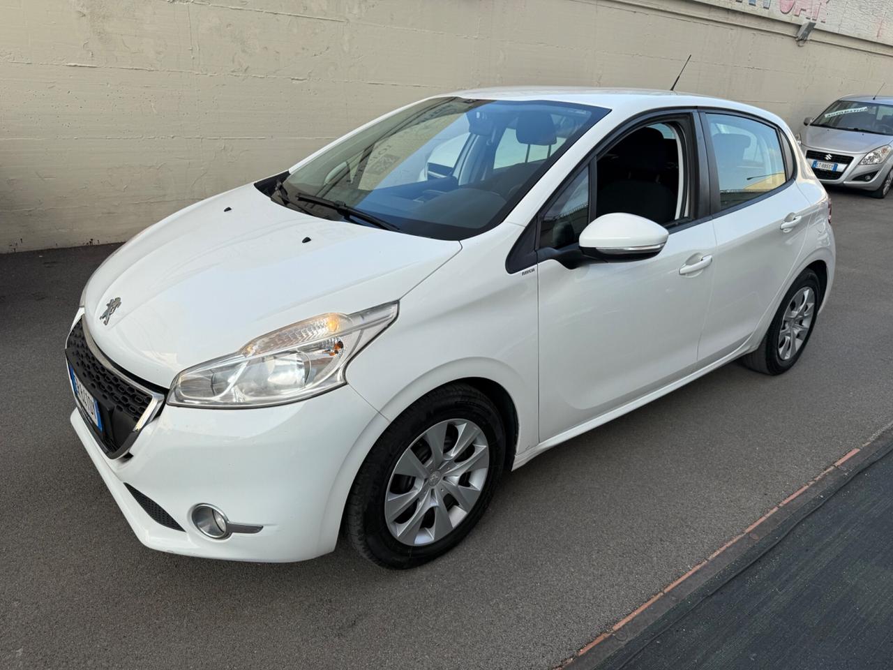 Peugeot 208 1.2benzina 5 porte - 2013