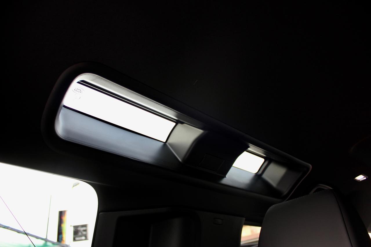 Land Rover Defender 3.0D 200 CV AWD Auto X-Dynamic SE