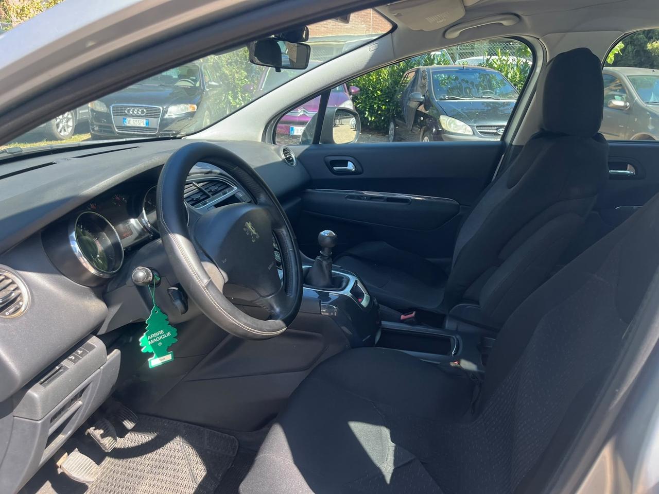 Peugeot 5008 1.6 HDi 115CV - 7 POSTI