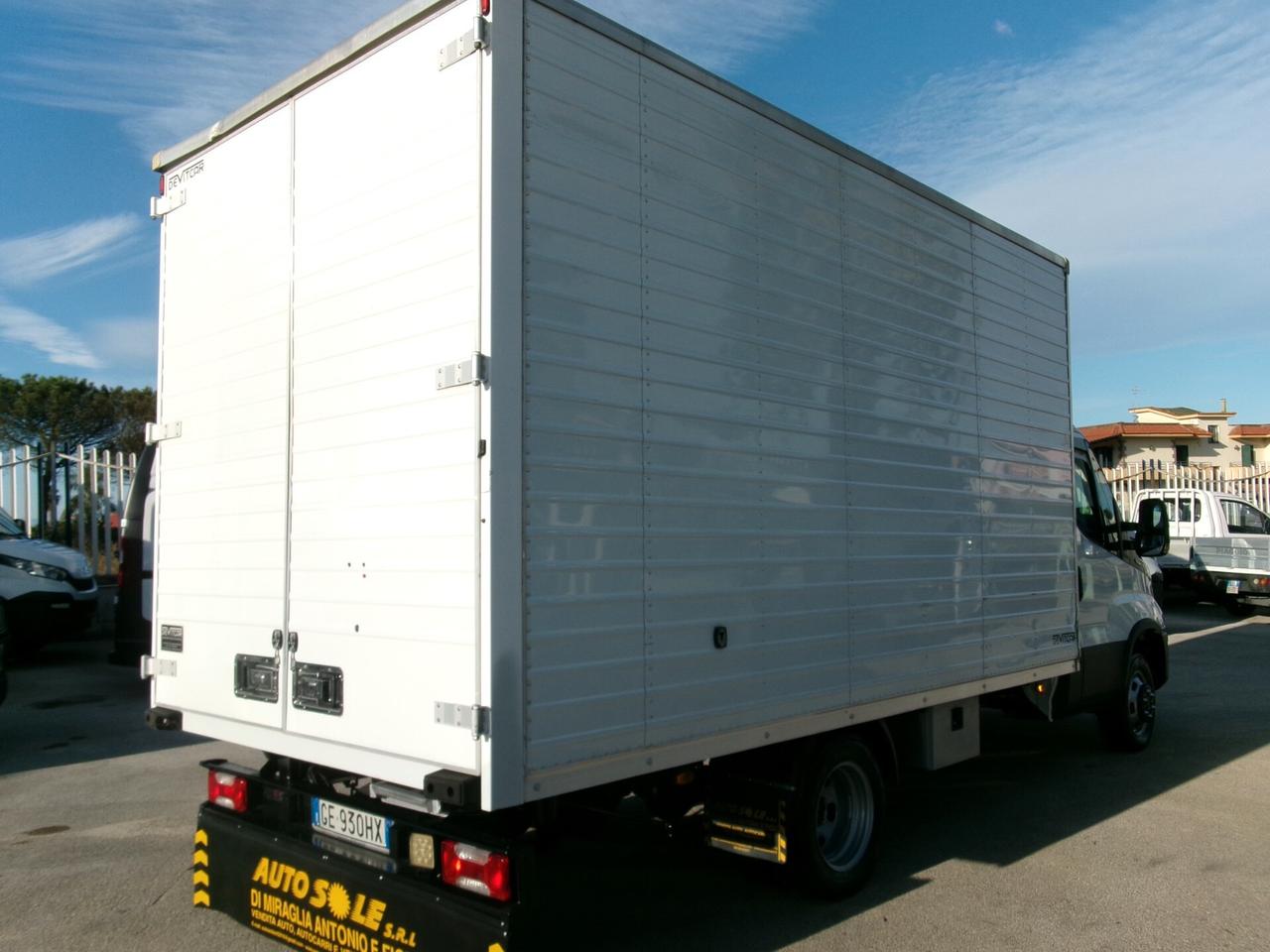 Iveco Daily 35C18 3000 180CV FURGONE IN LEGA NIDO D'API 4.40M