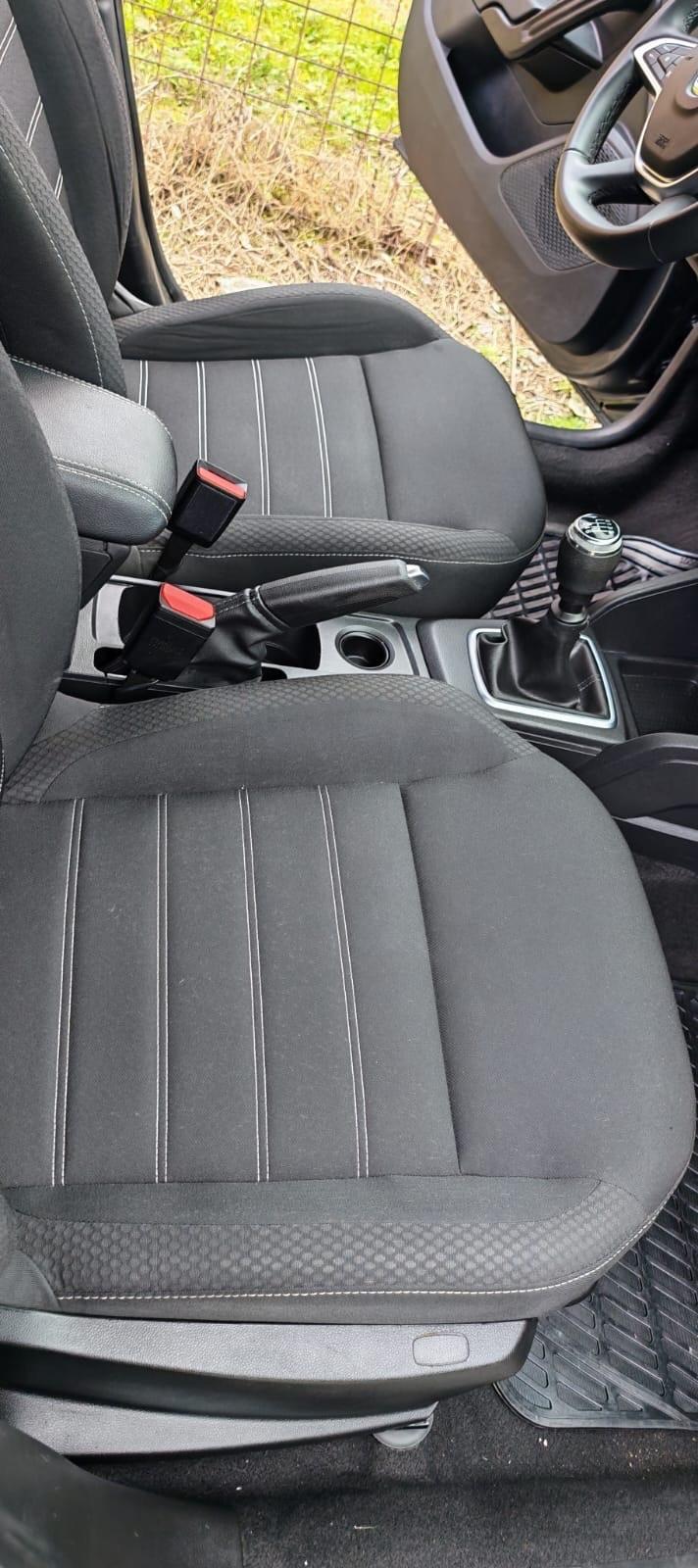 Dacia Duster restyling faro a led 2022