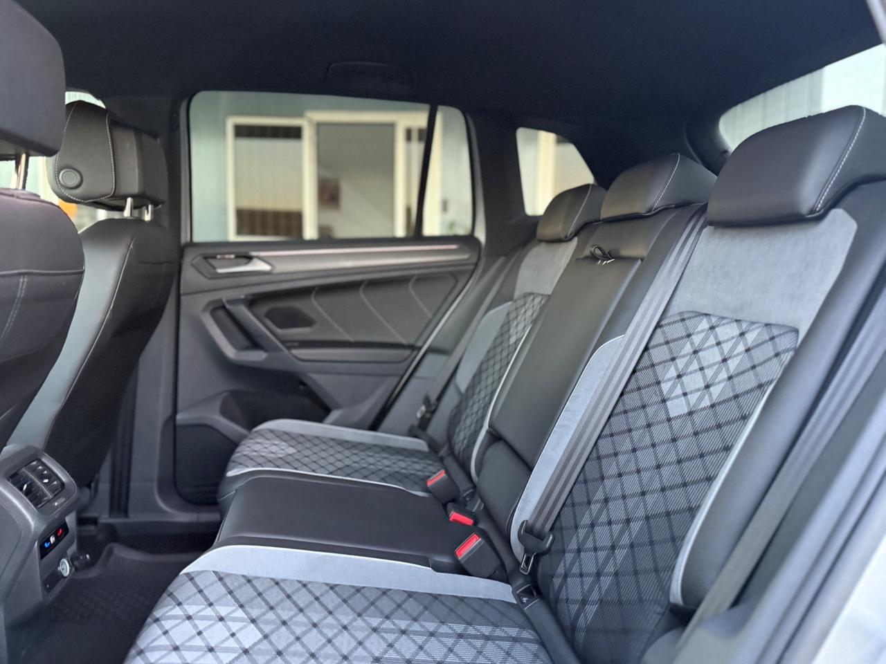 Tiguan R Line IVA UNI PRO PERFETTA NUOVA