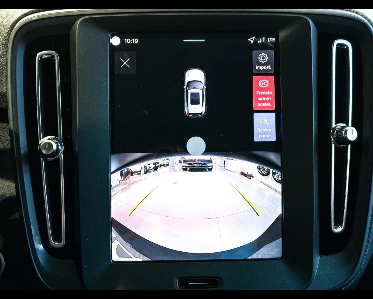 VOLVO XC40 Essential B3 AUT