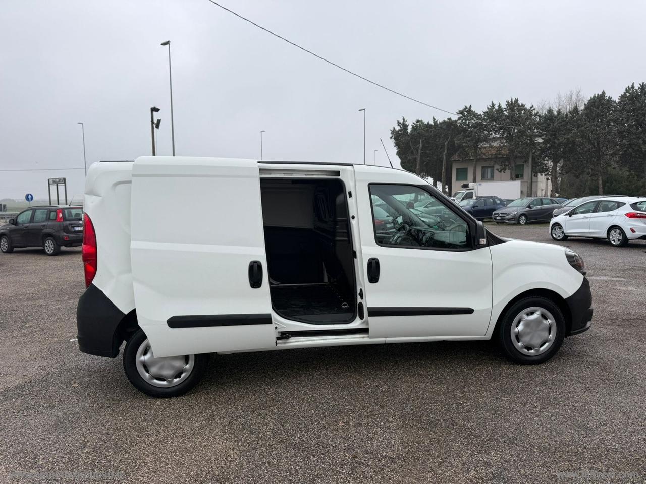 Doblò 1.6 MJT 105 CV S&S PL-TN CARGO MXI