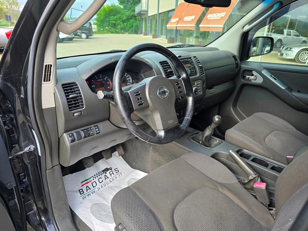 Nissan Navara 2.5 dCi 174CV "LE"