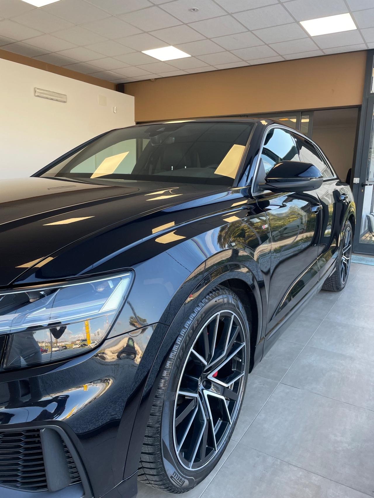 Audi Q8 55 TFSI quattro tiptronic Sport