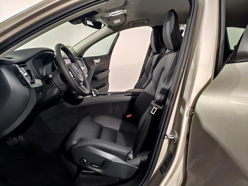 VOLVO Xc60 B4 Mild Hybrid (D) Awd Automatico Plus Dark