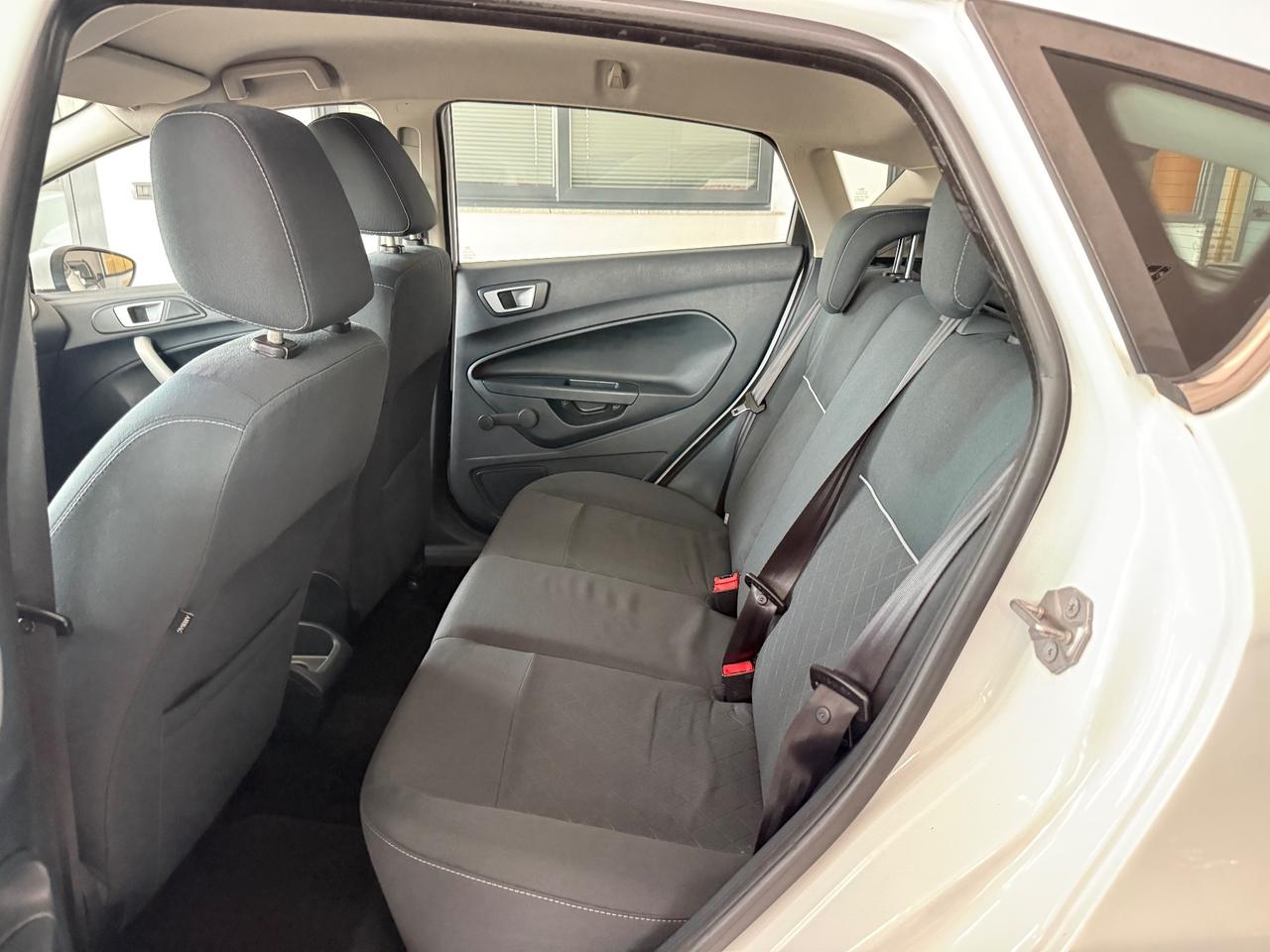 Ford Fiesta 1.4 16V 5p. Bz.- GPL Titanium Bs.