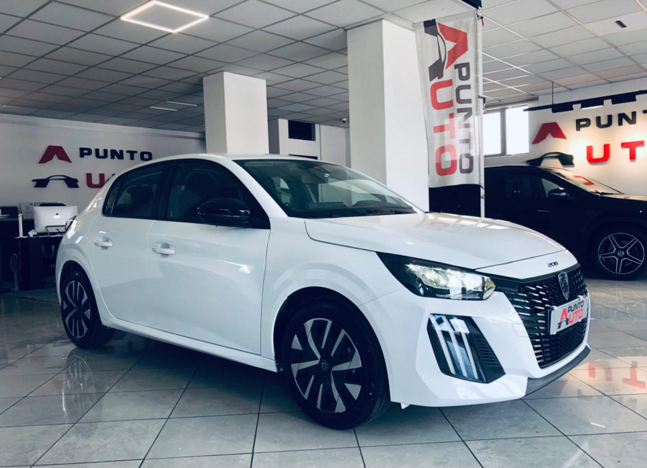 Peugeot 208 1.2 benzina neopatenti 15mila km