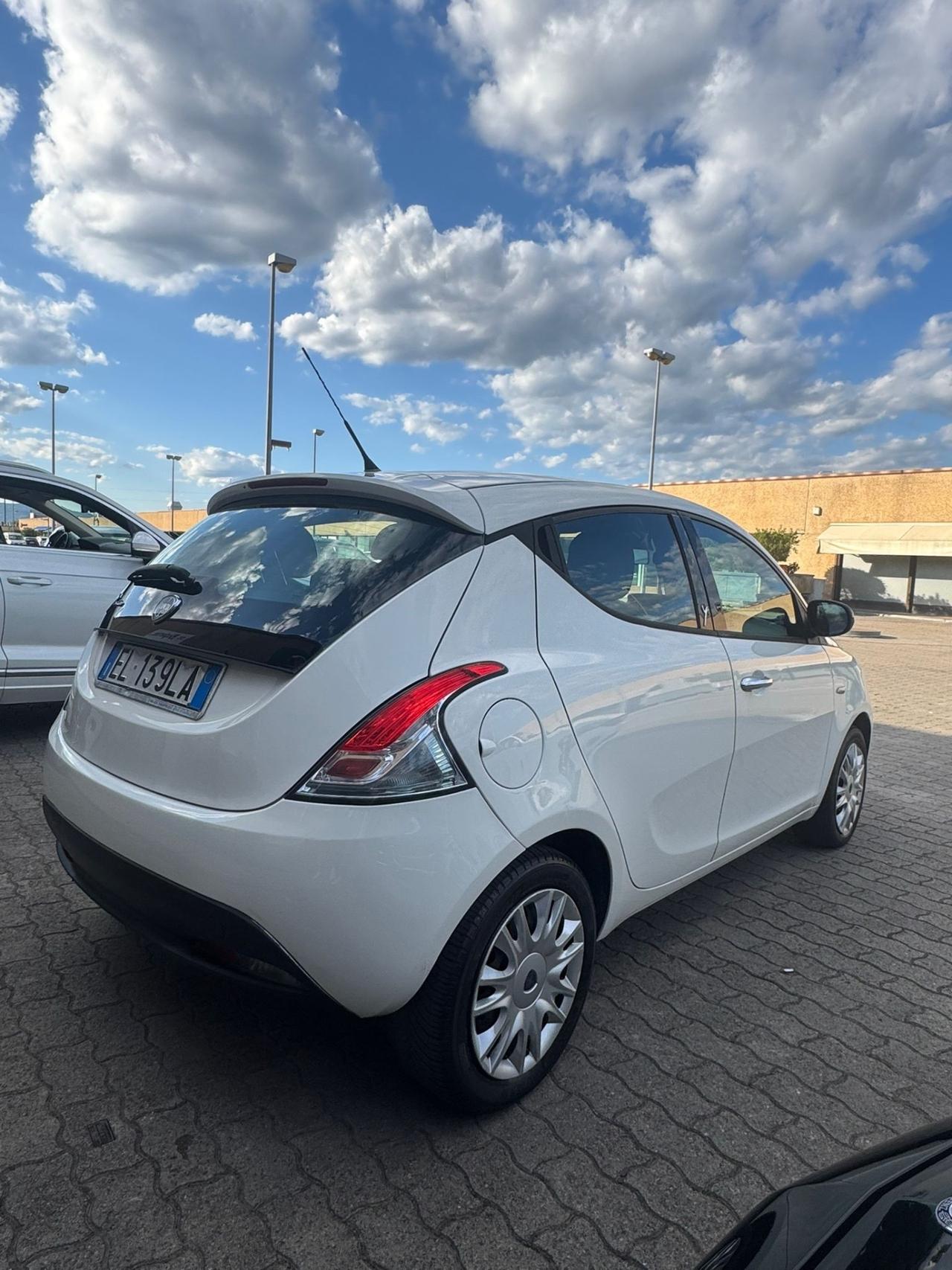 Lancia Ypsilon 1.2 69 CV 5 porte S&S Platinum