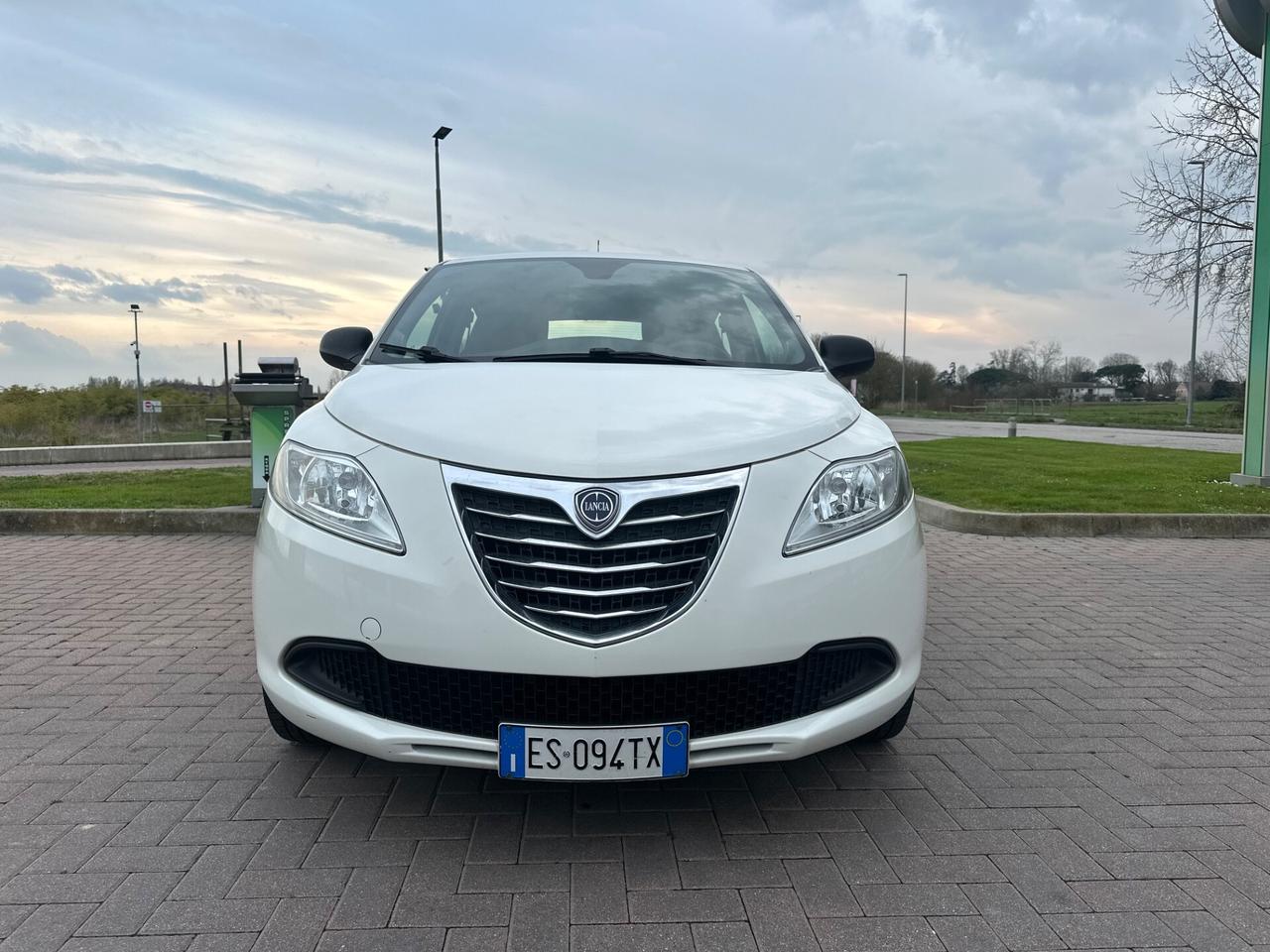 Lancia Ypsilon 1.2 GPL Ecochic Possibile Permuta e Finanziamento