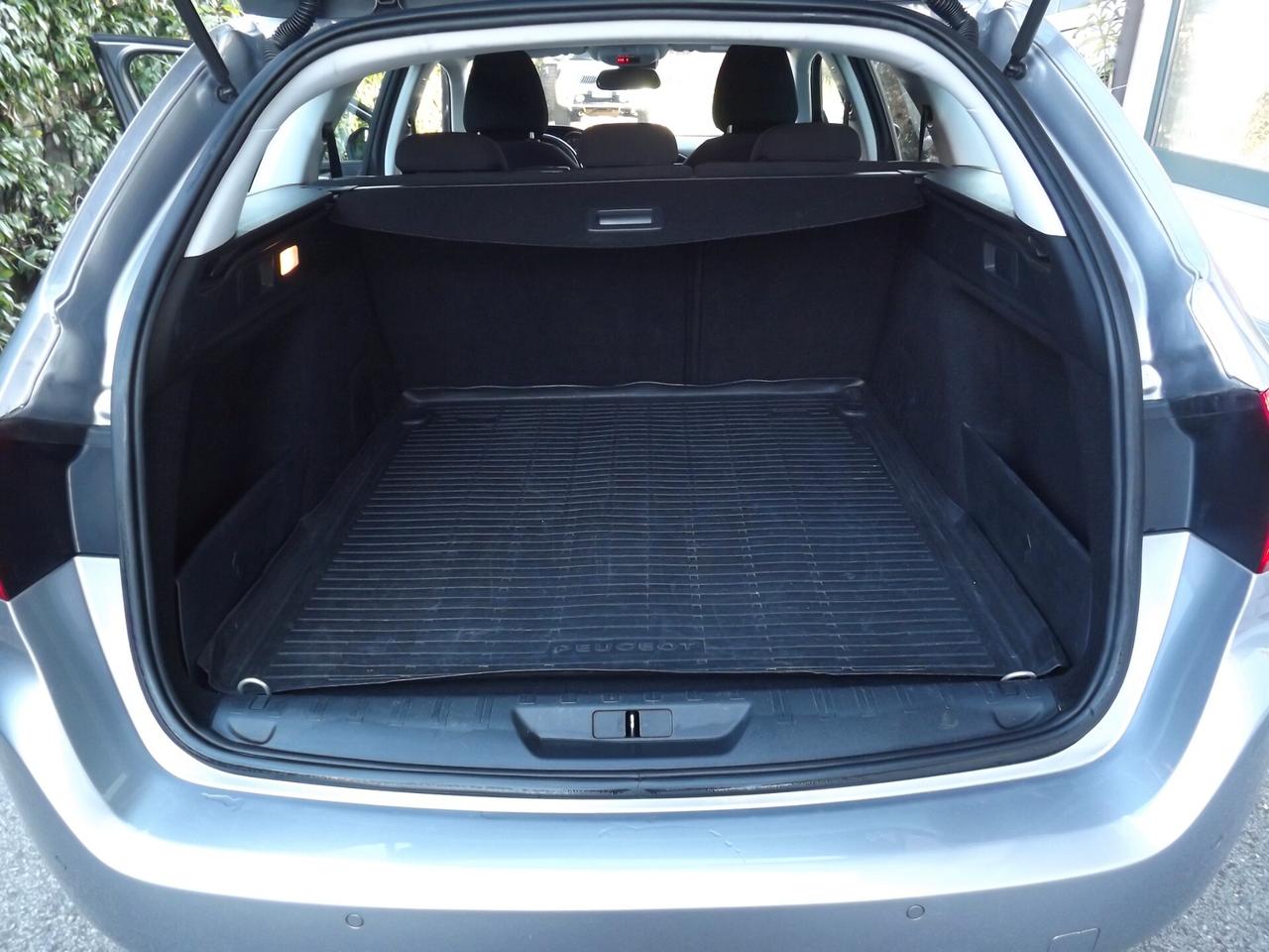 Peugeot 308 BlueHDi 120 S&S SW Allure