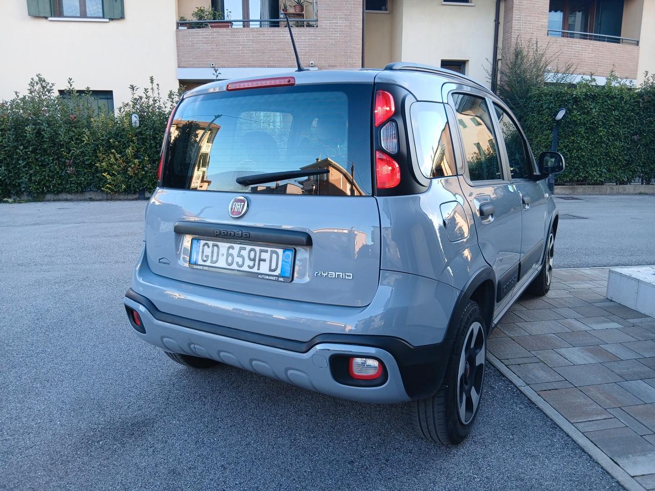 Fiat Panda 1.0 FireFly S&S Hybrid City Cross tua a € 199 mese