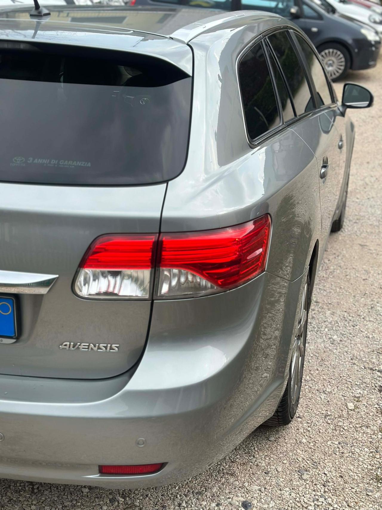 Toyota AVENSIS STYLE UNICOPR KMCERT GARAN