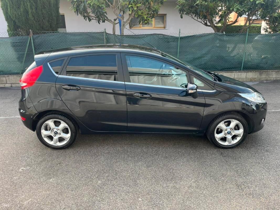 Ford Fiesta 1.4 tdci + 5p