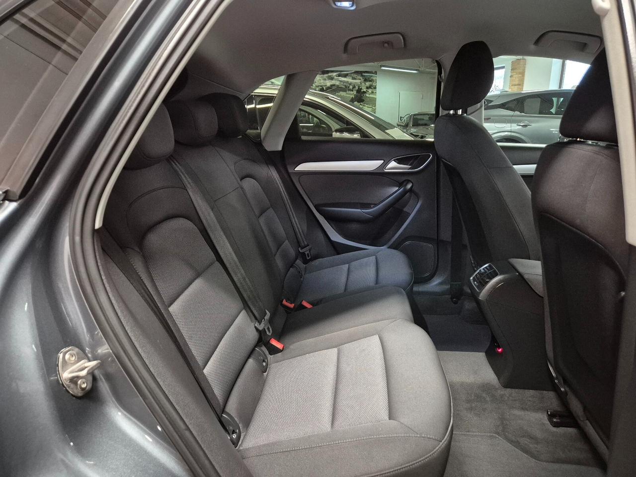 Audi Q3 2.0 TDI 120 CV Business