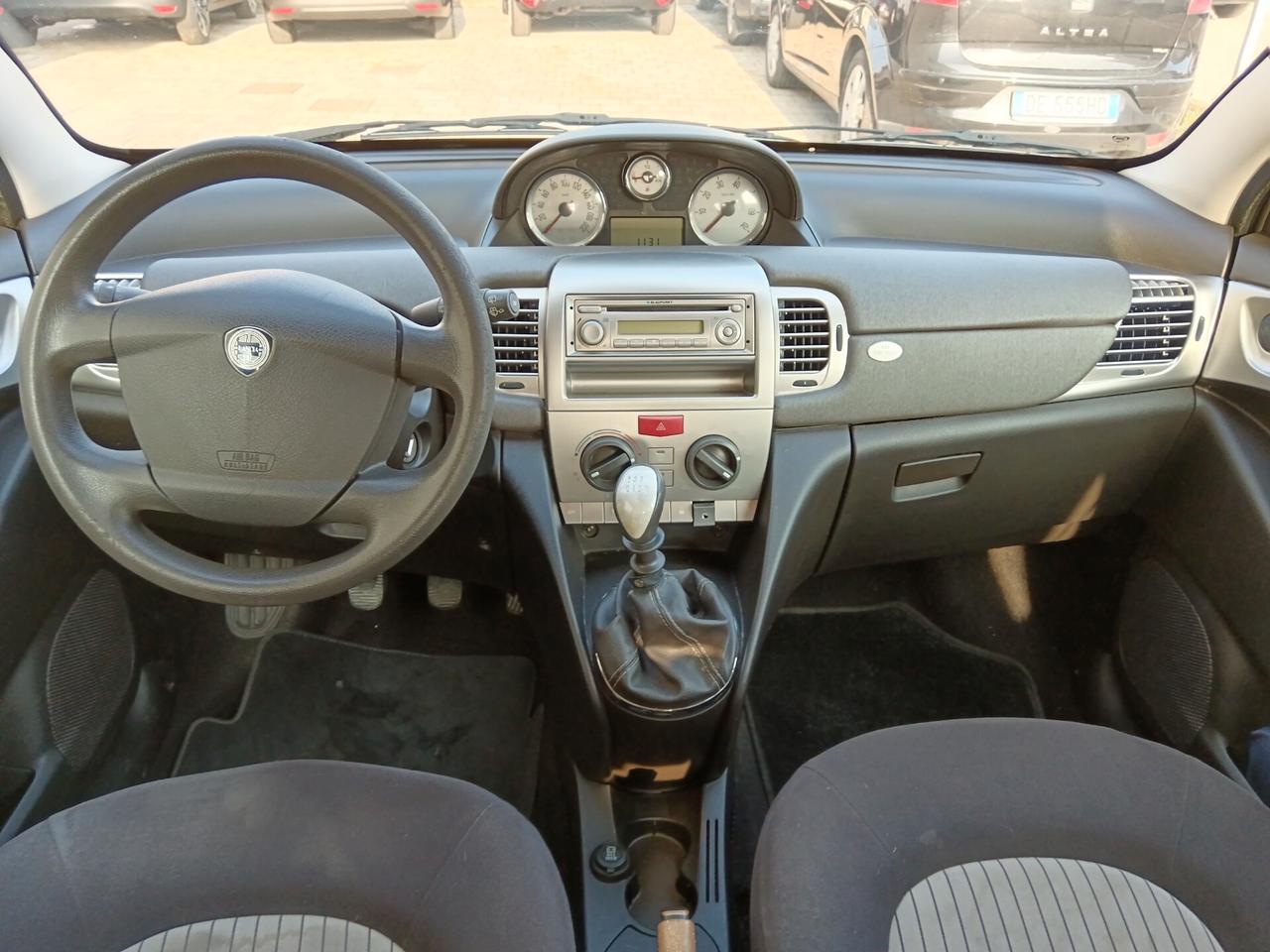 Lancia Ypsilon 1.4 16V Oro Bianco