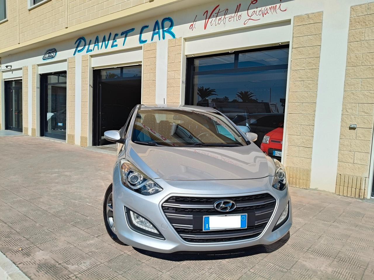 Hyundai i30 1.6 110CV