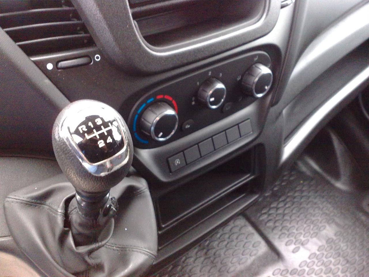 Iveco Daily 35s14 2.3hpt Furgone di serie - 2021