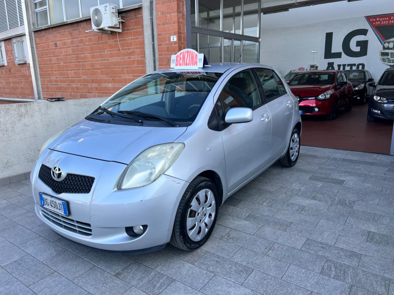 Toyota Yaris 1.0 5 porte Sol