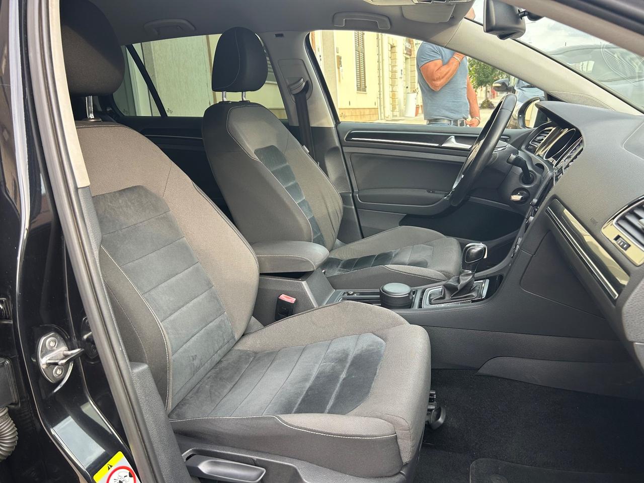 Volkswagen Golf Business 1.6 TDI DSG 5p. Highline BlueMotion Technology