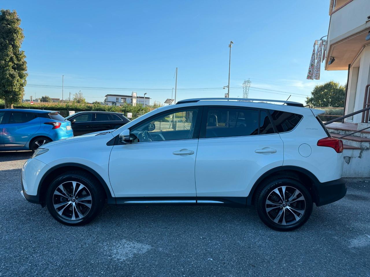 Toyota RAV 4 RAV4 2.0 D-4D 4WD Style White Ed.